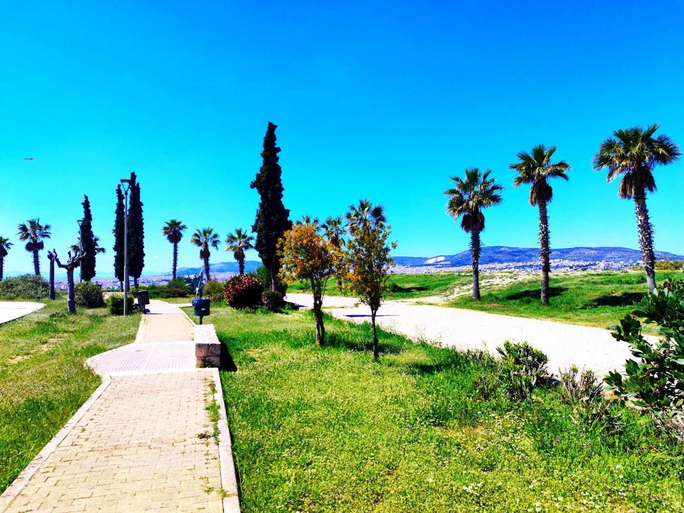 Lefkoşa — Kuzey Kıbrıs başkenti villa bahçe bakımı